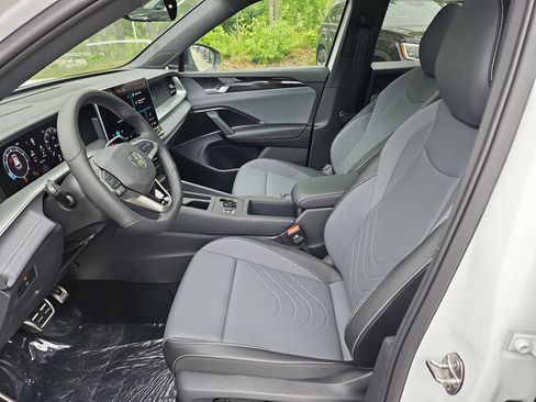 New 2026 Volkswagen Tiguan SE R-Line AWD/4WD image 19
