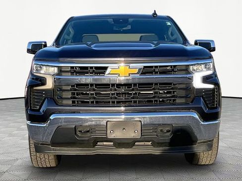 Used 2022 Chevrolet Silverado 1500 LT image 2