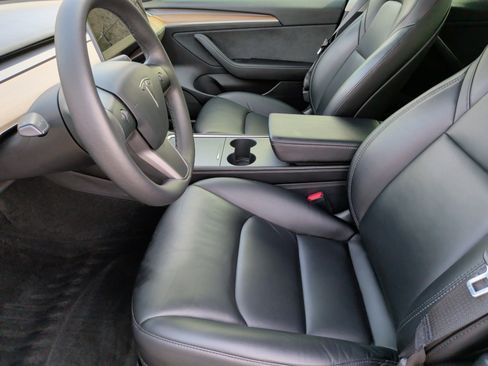 Used 2021 Tesla Model 3 Standard Range Plus image 21