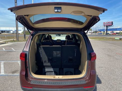 Used 2019 Kia Sedona EX image 13