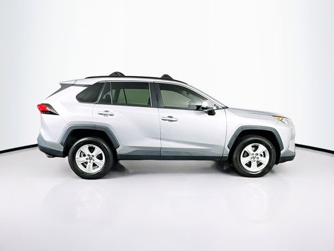 Used 2021 Toyota RAV4 XLE image 10