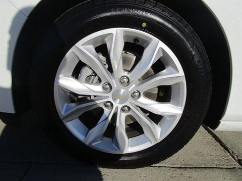 Used 2022 Chevrolet Malibu LT image 30