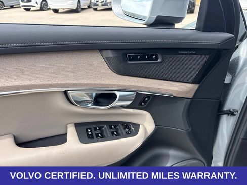 Certified 2025 Volvo XC90 T8 Ultra AWD/4WD image 16