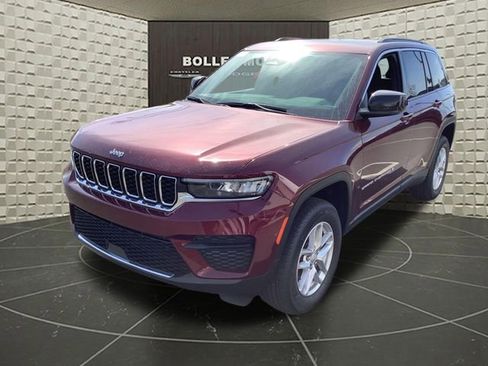 New 2026 Jeep Grand Cherokee Laredo image 4