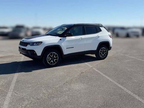 New 2026 Jeep Compass Trailhawk image 4