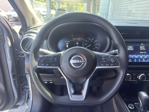 Used 2024 Nissan Kicks SV image 24