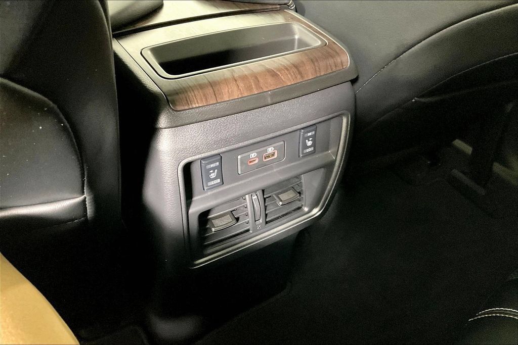 Used 2024 Nissan Murano Platinum w/ Cargo Package FWD image 34
