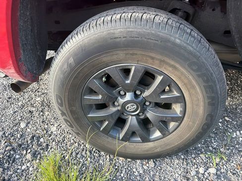 Used 2023 Toyota Tacoma SR5 RWD image 12