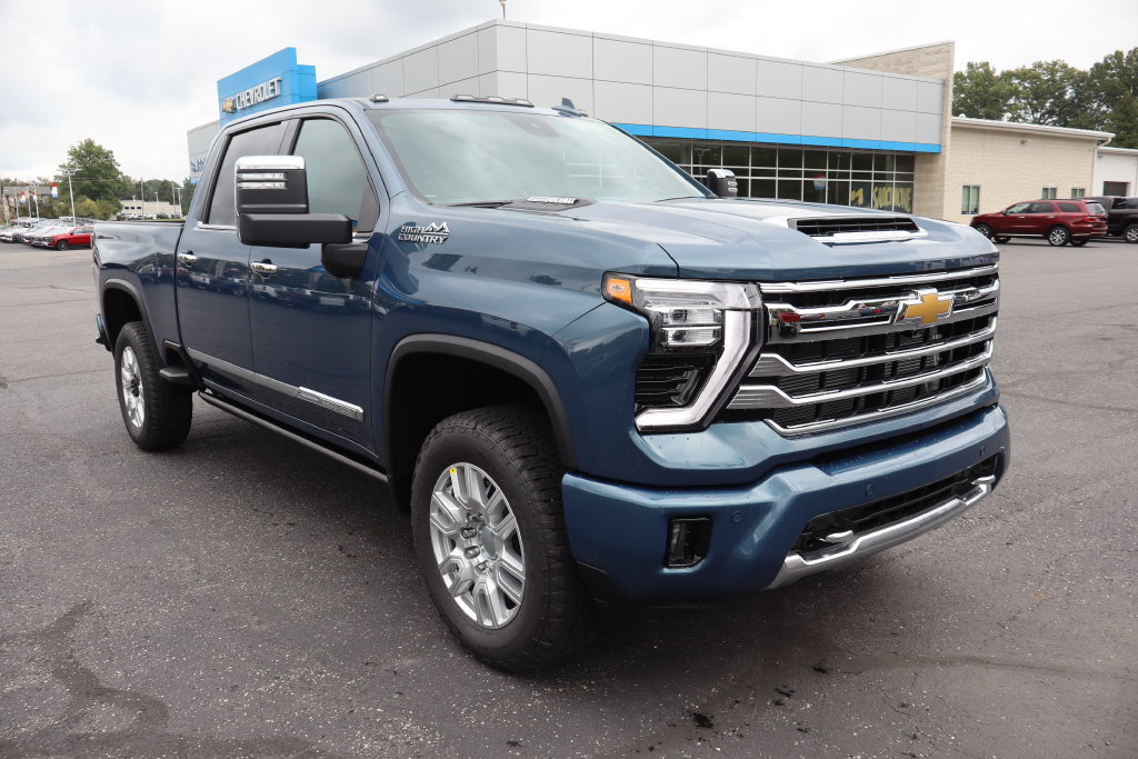 New 2026 Chevrolet Silverado 3500 High Country w/ High Country Premium Package AWD/4WD image 2