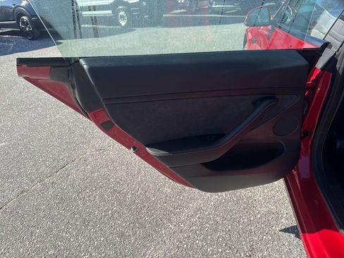 Used 2023 Tesla Model 3 Standard Range image 29