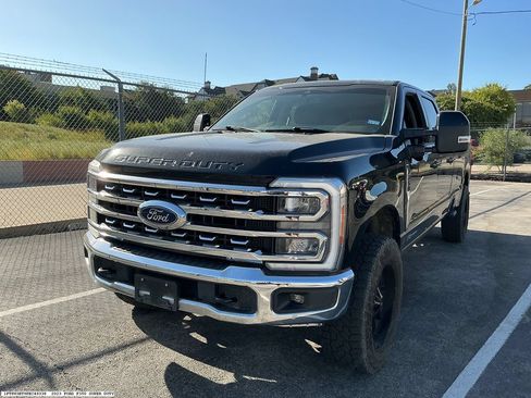 Used 2023 Ford F350 Lariat AWD/4WD image 4