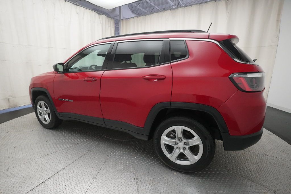 Used 2024 Jeep Compass Latitude AWD/4WD image 32