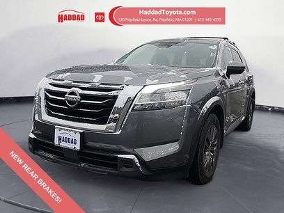 Used 2022 Nissan Pathfinder SV w/ SV Premium Package