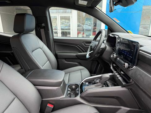 Used 2025 Chevrolet Colorado Trail Boss image 40