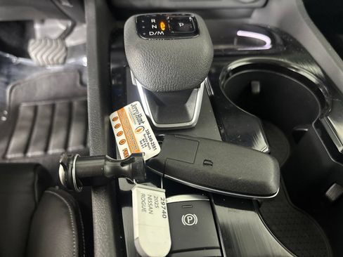 Used 2025 Nissan Rogue SL w/ Tech Package AWD/4WD image 23