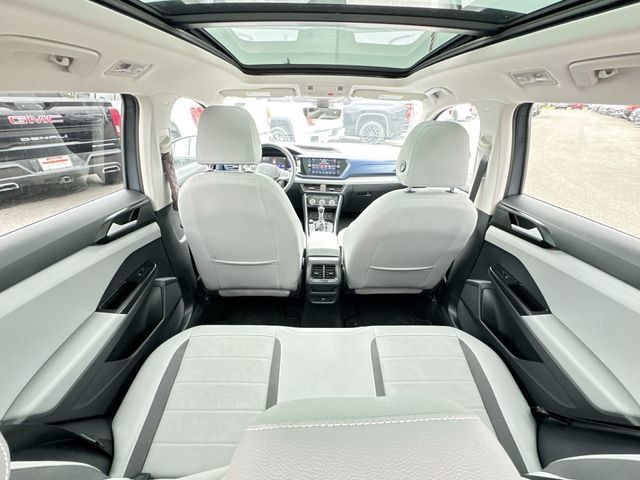 Used 2023 Volkswagen Taos SE w/ Panoramic Sunroof Package FWD image 20