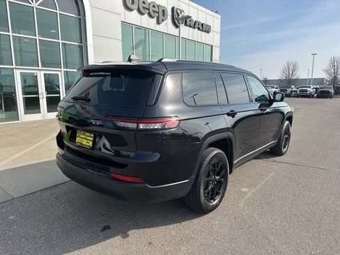 Used 2024 Jeep Grand Cherokee L Laredo AWD/4WD image 5