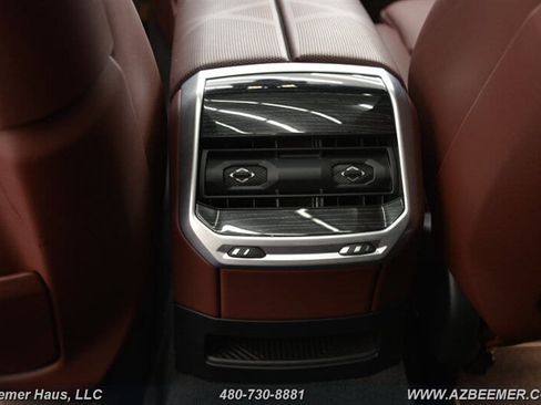 Used 2025 BMW 750e xDrive w/ Premium Package AWD/4WD image 29
