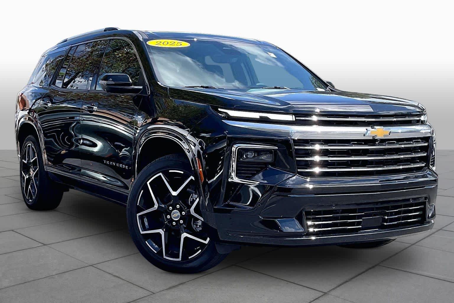Used 2025 Chevrolet Traverse High Country w/ LPO, Floor Liner Package FWD image 6