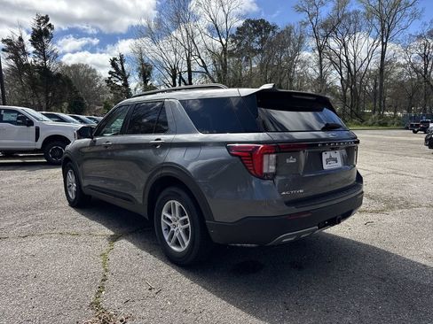 New 2026 Ford Explorer Active w/ Active Comfort Package RWD image 5
