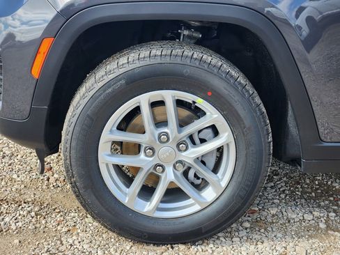 New 2026 Jeep Grand Cherokee Laredo image 6
