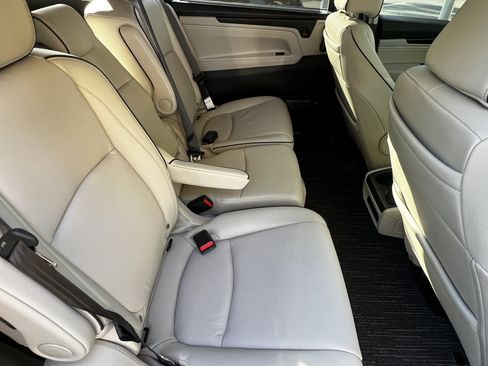 Used 2025 Honda Odyssey Touring image 39