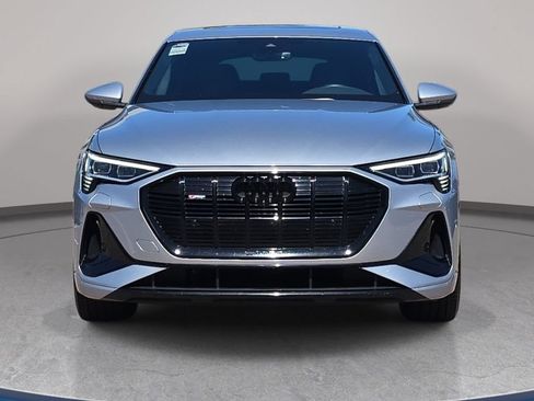 Used 2023 Audi e-tron Premium Plus w/ Premium Plus Package AWD/4WD image 3