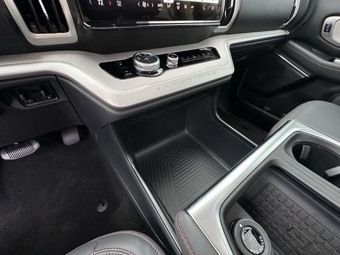 New 2025 Ford Expedition Active image 55