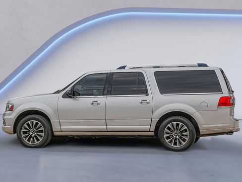 Used 2015 Lincoln Navigator L 4WD image 15