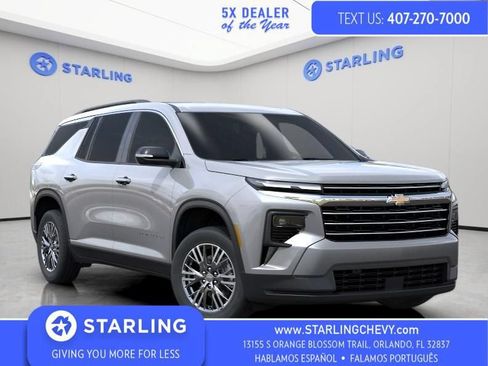 Certified 2026 Chevrolet Traverse LT FWD image 1