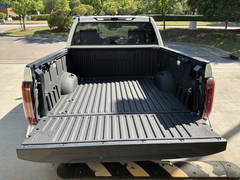 Used 2024 Toyota Tundra Limited AWD/4WD image 32