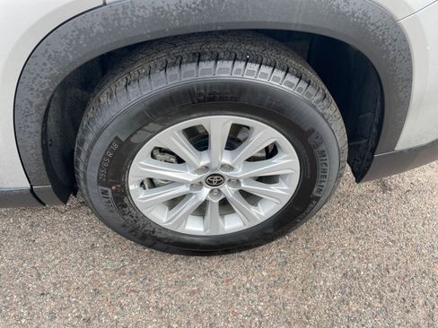 Used 2025 Toyota Grand Highlander FWD image 32