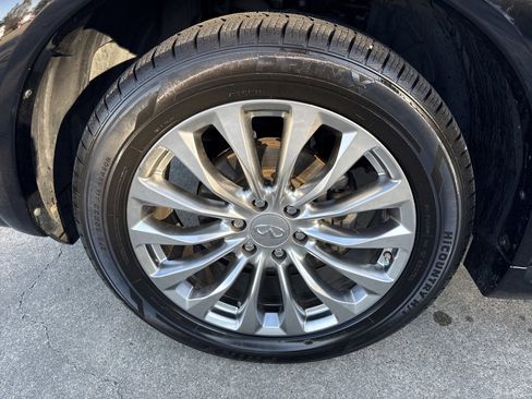 Used 2017 INFINITI QX80 4WD w/ Deluxe Technology Package image 10