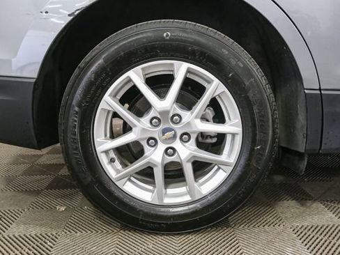 Used 2024 Chevrolet Equinox LT FWD image 16