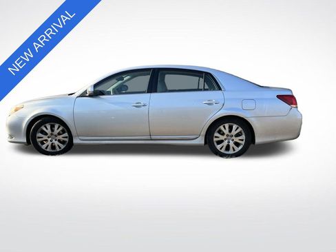 Used 2011 Toyota Avalon Limited image 6