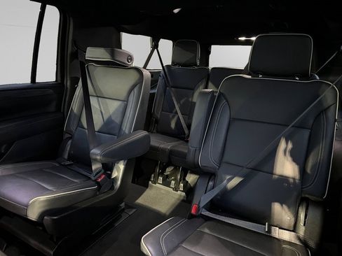 Used 2024 GMC Yukon XL SLT image 21