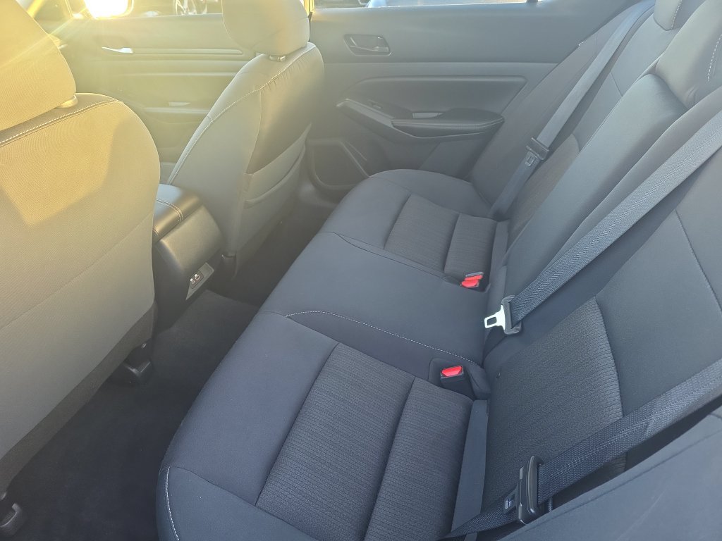 Used 2025 Nissan Altima 2.5 SV FWD image 21