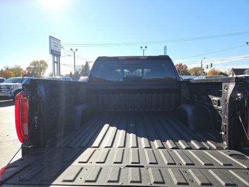 New 2026 GMC Sierra 1500 SLT image 10