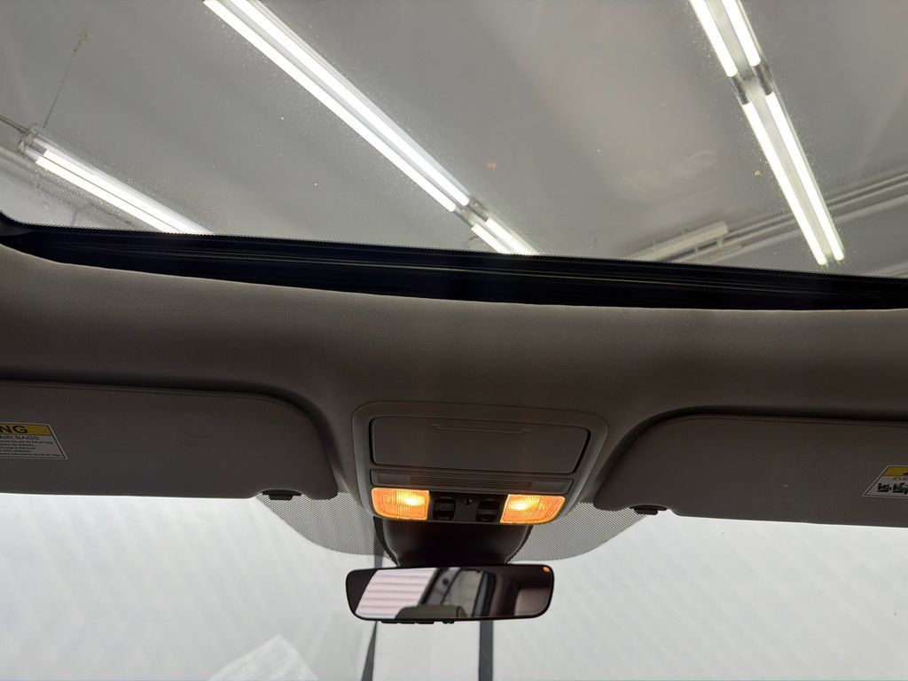 Certified 2025 Honda Odyssey Elite image 24