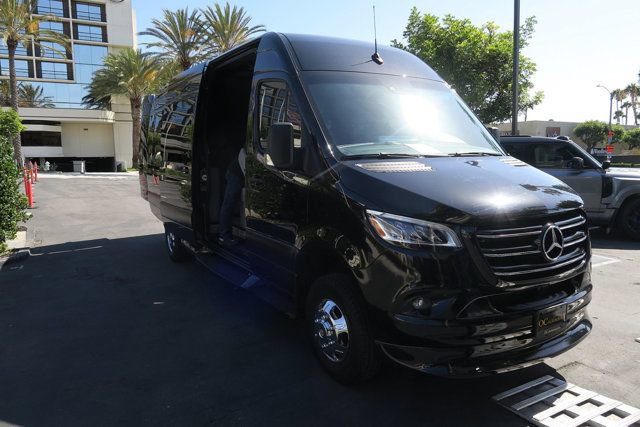 Used 2020 Mercedes-Benz Sprinter 3500 image 1