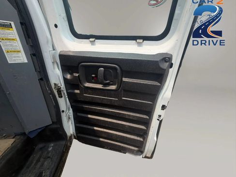 Used 2017 Chevrolet Express 2500 RWD image 15
