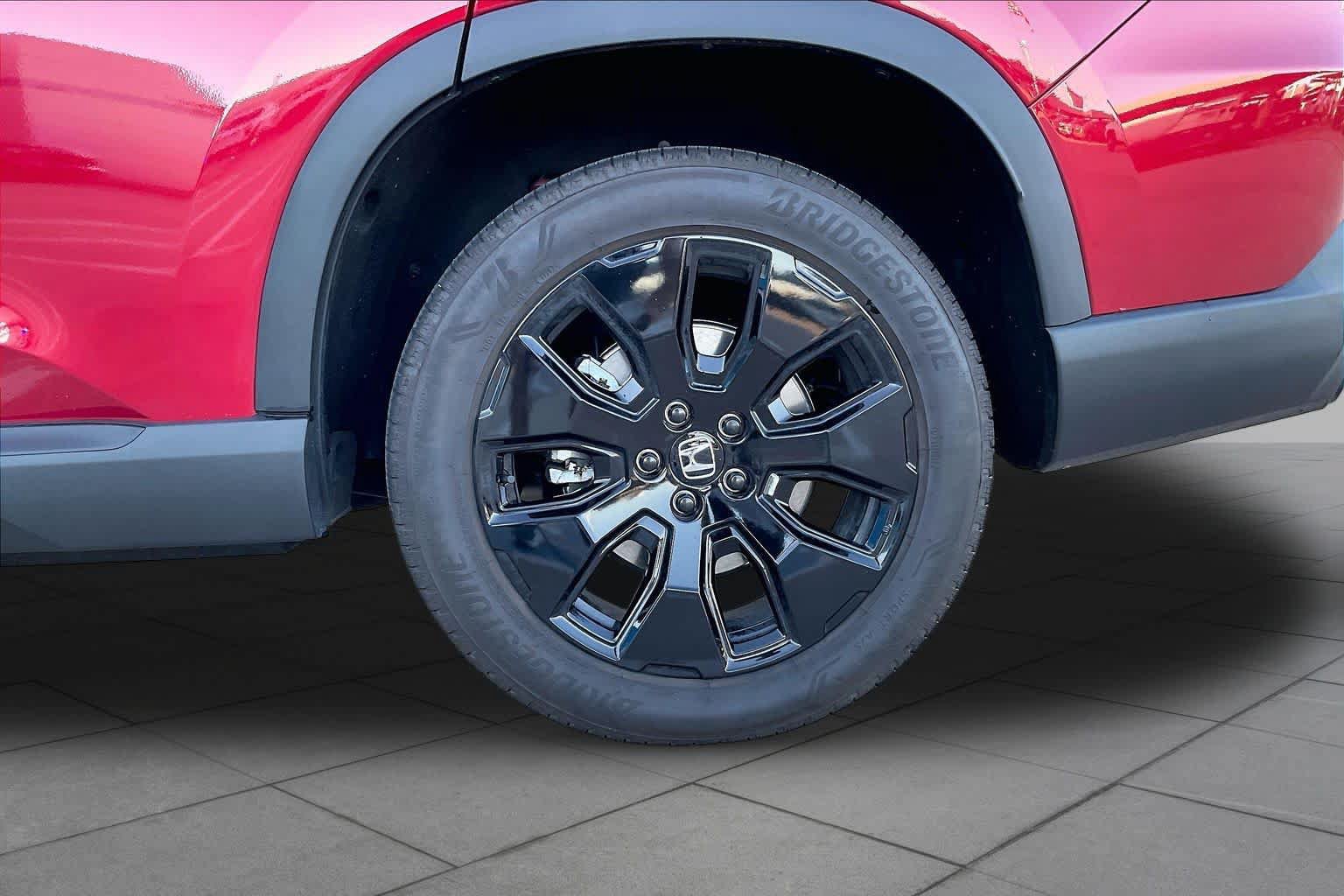 Used 2026 Honda Pilot Black Edition image 11
