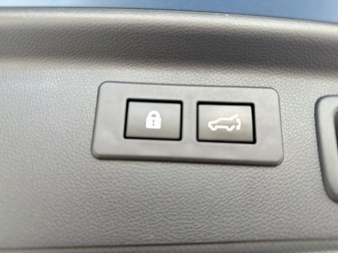 Used 2022 Subaru Forester Touring w/ Popular Package #3 image 38