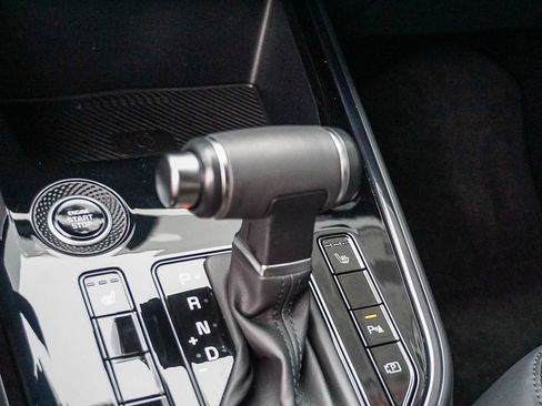 Certified 2024 Kia Niro EX FWD image 23