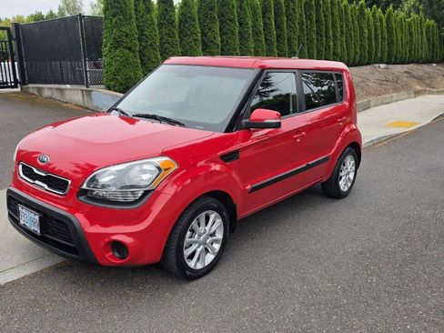 Used 2012 Kia Soul + FWD image 1