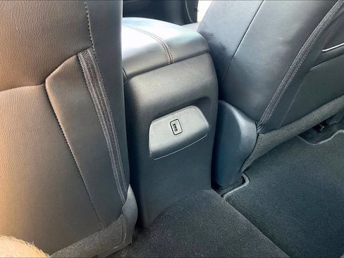 Used 2022 Nissan Sentra SR w/ SR Premium Package FWD image 33