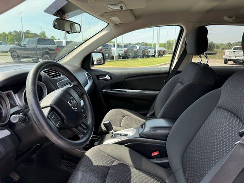 Used 2018 Dodge Journey SE image 9