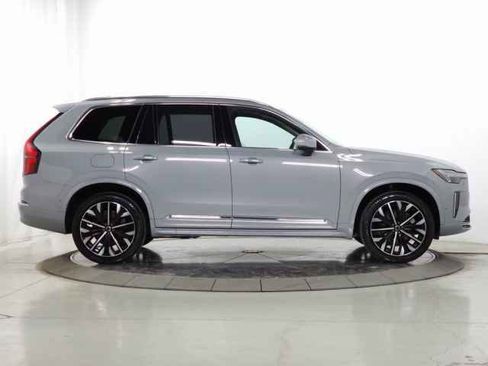 Certified 2025 Volvo XC90 B6 Plus image 12