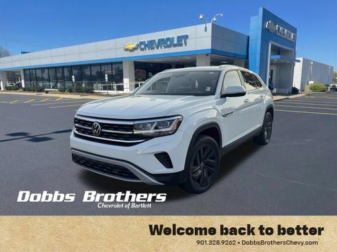 Used 2023 Volkswagen Atlas Cross Sport SE w/ Black Wheel Package FWD image 3