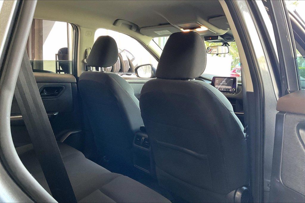 Used 2023 Nissan Rogue S AWD/4WD image 20